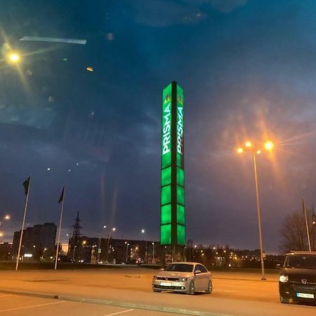 Ореховая Горка Апартаменты С Балконом И Лифтом Narva Ngoại thất bức ảnh
