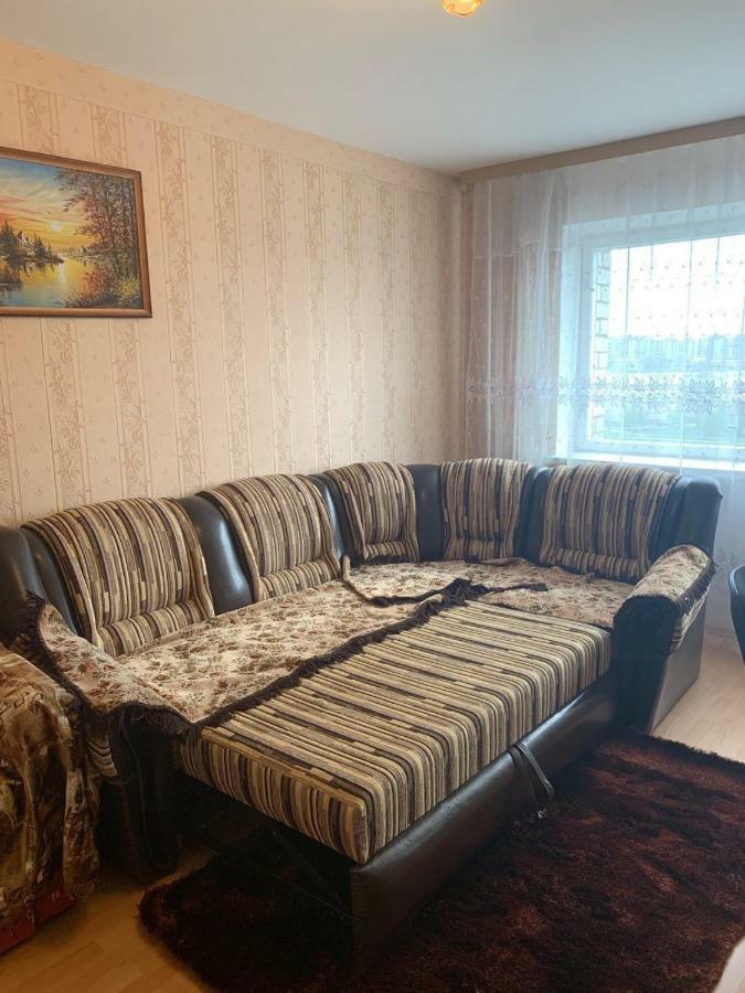 Ореховая Горка Апартаменты С Балконом И Лифтом Narva Ngoại thất bức ảnh