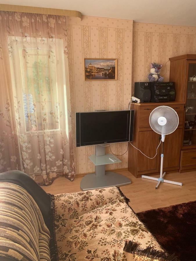 Ореховая Горка Апартаменты С Балконом И Лифтом Narva Ngoại thất bức ảnh