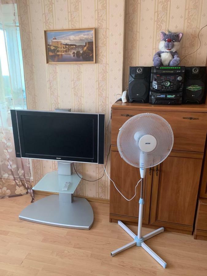 Ореховая Горка Апартаменты С Балконом И Лифтом Narva Ngoại thất bức ảnh